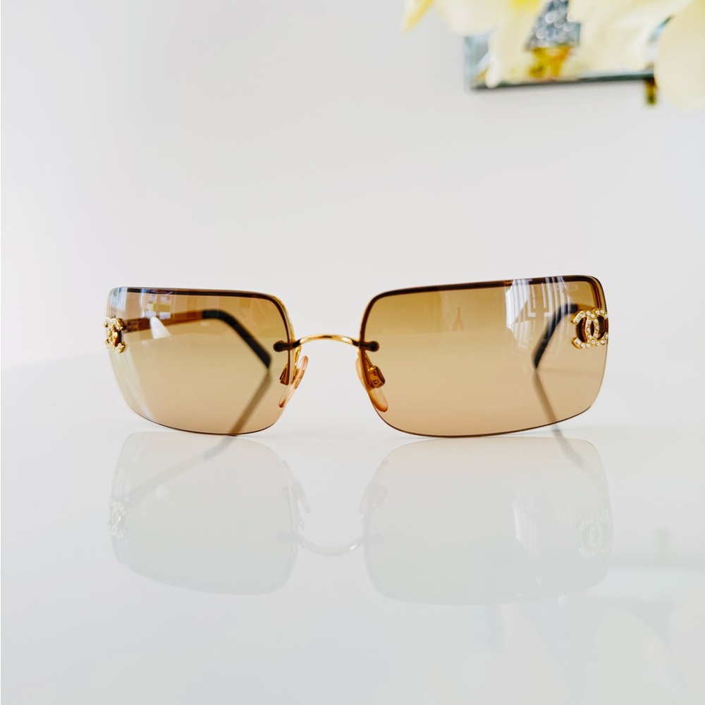 LIKE NEW✨ CHANEL RARE RIMLESS 4104-B Swarovski gold brown sunglasses - Picture 10 of 15